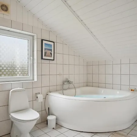 別荘 Nice Home In Hejls With Sauna *